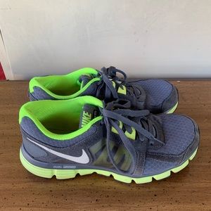 Nike dual fusion st2